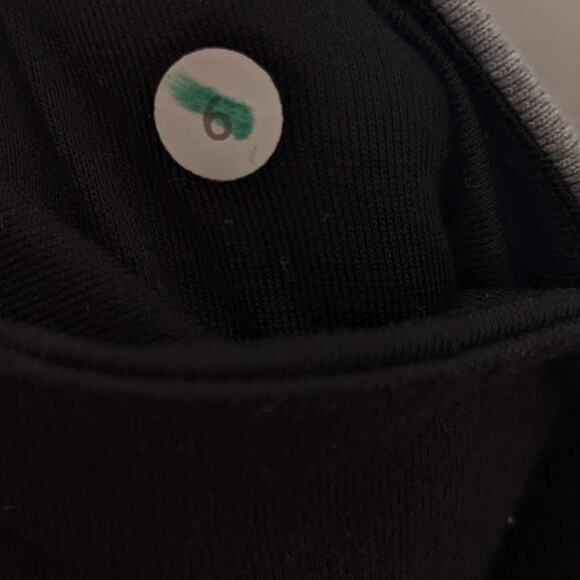 Lululemon Black Gray Reversible Crop Straight Leg Pants Stretch Size 6 - Picture 3 of 7